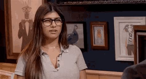 mia khalifa gifs|Mia Khalifa gifs